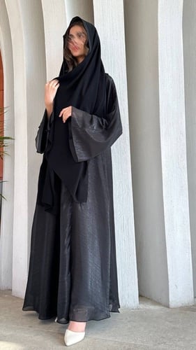 عباية ياقوته شيفون مقصب بلمعة مع قماش الندى الكوري...