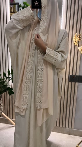 عباية بيج صيفية منسوجة بقماش الكريب القصة نص بشت