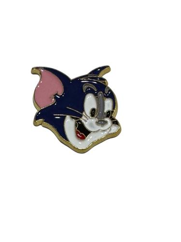 ملصق معدني طوم