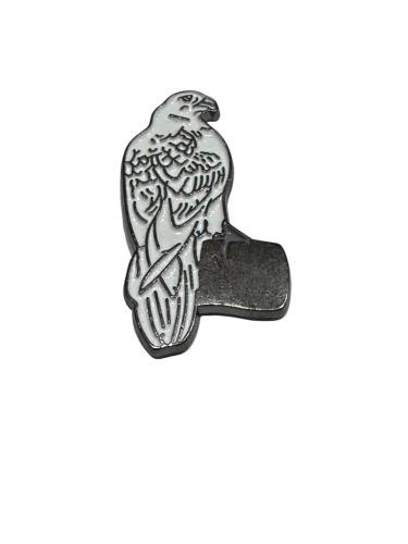 ملصق معدني الصقر العربي