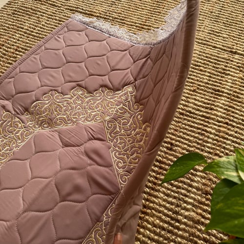 طقم مطرز-موف