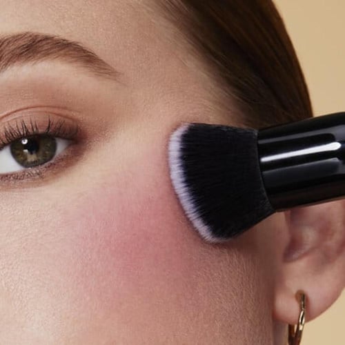 ايلف احمر خدود سائل كامو بيتش بيرفيكت 82415