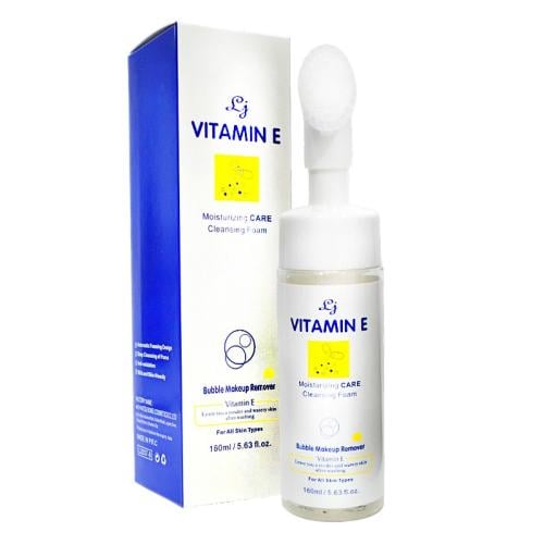 غسول فيتامين E مزدوج بفرشاة تنظيف للبشرة وازالة ال...
