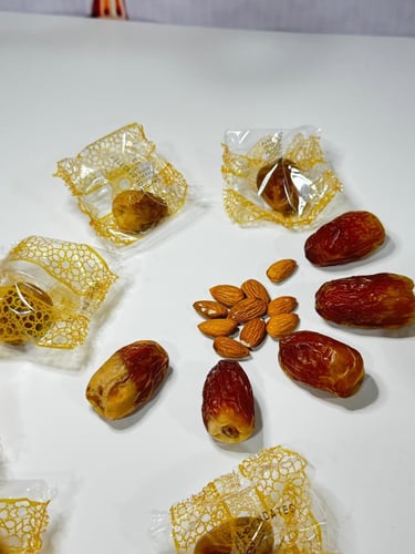 صقعي محشي لوز مغلف