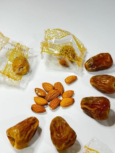 سكري محشي لوز مغلف