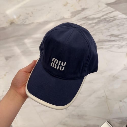 كاب miu miu