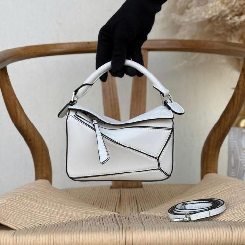 Loewe Puzzle Bag White Black Lined