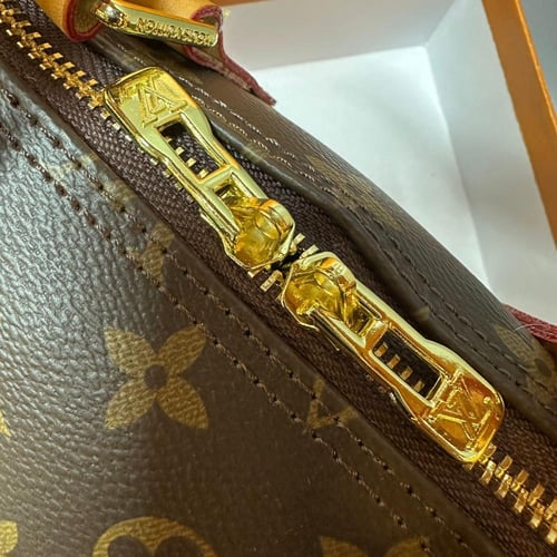 شنطة LV