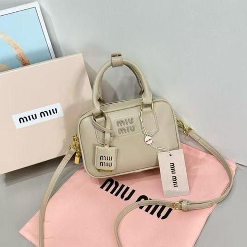 شنطة miumiu