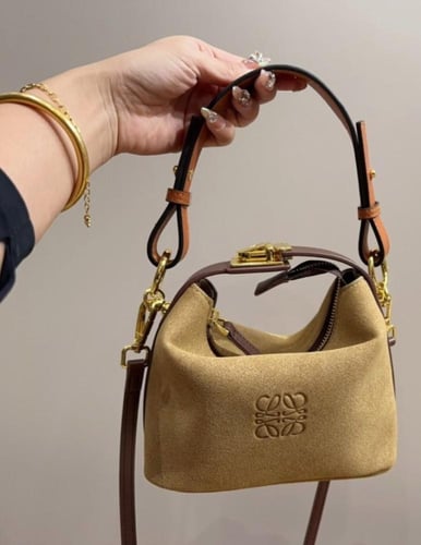 شنطه Loewe