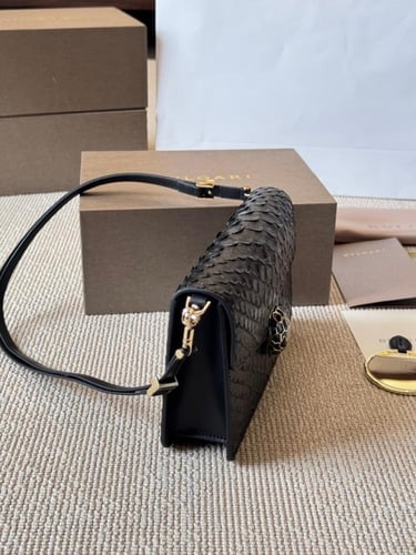 شنطة بولغاري