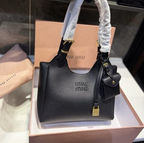 شنطه miumiu