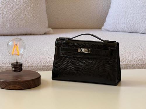 Hermès Kelly 22 Black Lizard with Silver Hardware