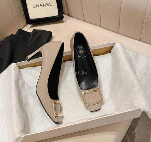 Roger Vivier Belle Vivier Patent Leather Pumps