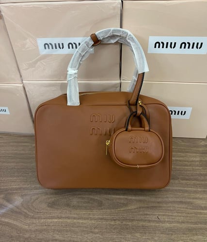 شنطة miu miu