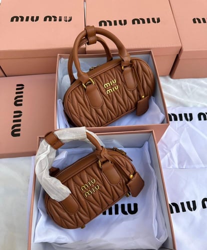 شنطة miumiu