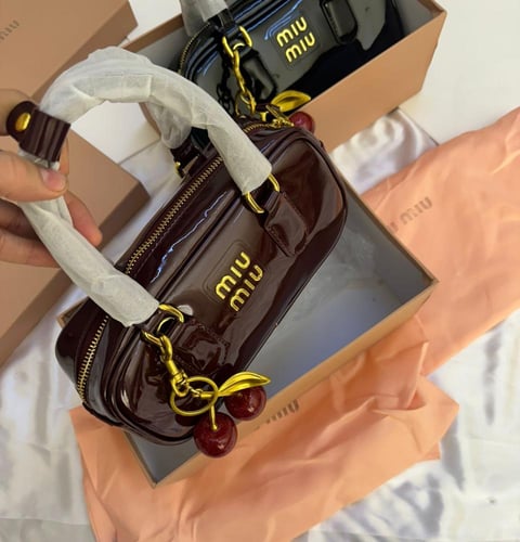 شنطة miumiu