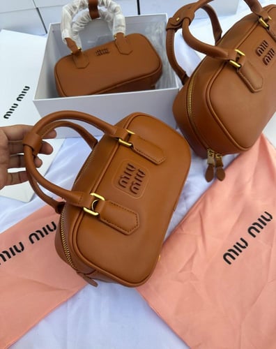 شنطة miumiu