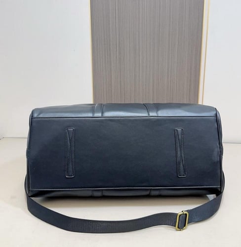 شنطة سفر miu miu