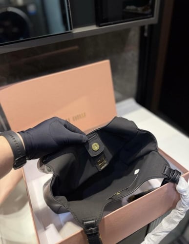 شنطه miumiu