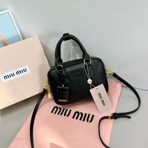 شنطة miumiu