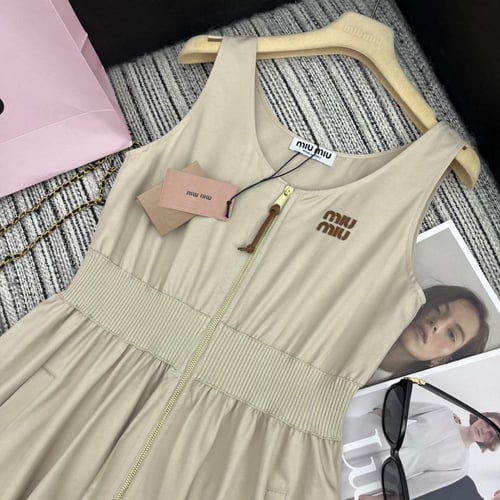 فستان ميو ميو