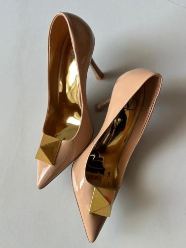 Valentino Patent Pointed Pumps