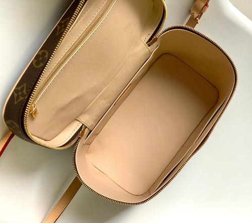 شنطة لويس فيتون