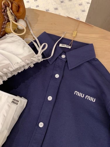 قميص miumiu