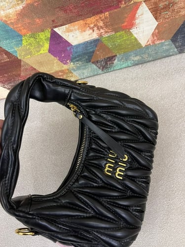 شنطه ميو ميو