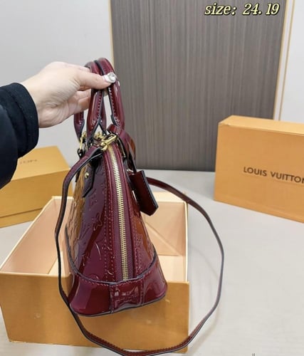 شنطه LV