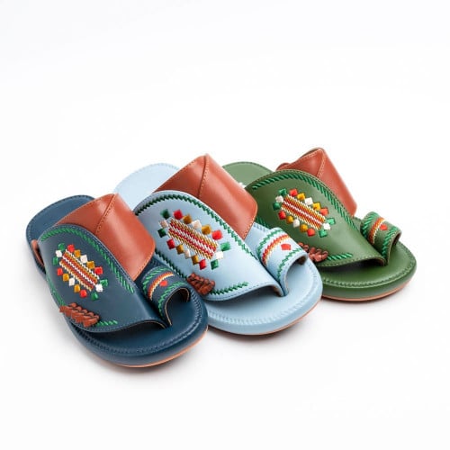 حذاء شرقي ولادي مطرز