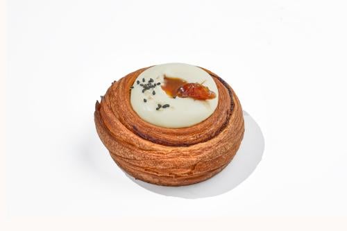 رولات التمر بالكارميل 9 قطع