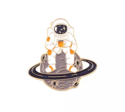 بروش رائد فضاء على كوكب