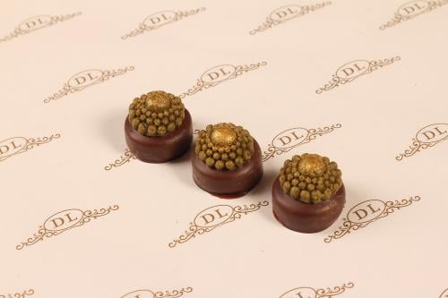 تشوكلت البستاشيو بالهيل و الحلقوم