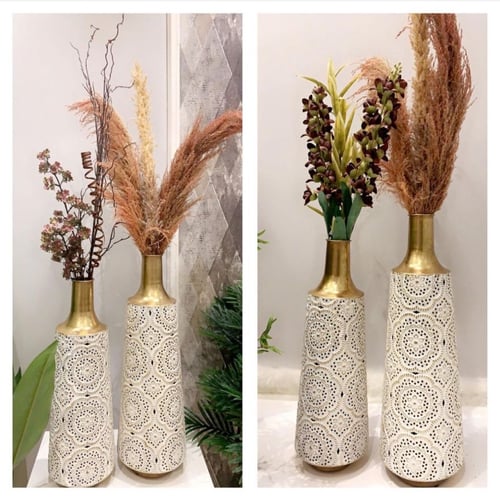 طقم من الفازات المعدنية