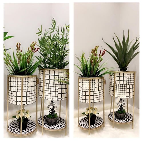 طقم من المراكن تحكي بكل تفاصيلها