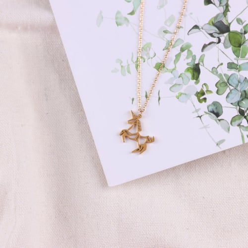 سلاسل ستانليس ستيل مطليه بالذهب