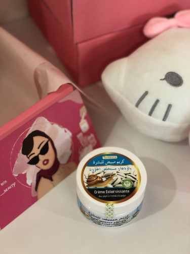 كريم الحلزون للتبييض الوجه