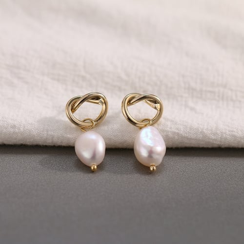 جولدن شاين ، حلق من اللؤلؤ ، مع مزيج من الفضة والن...