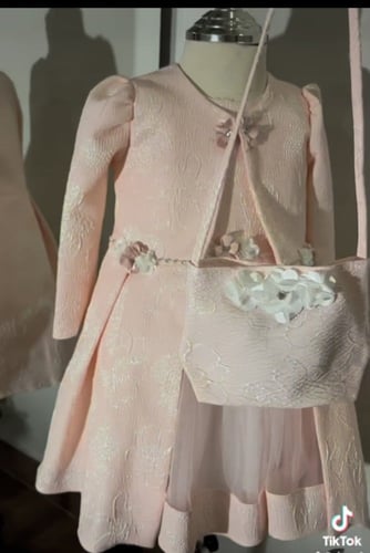 فستان بتصميم ملكي (فكتوري) مع شنطه