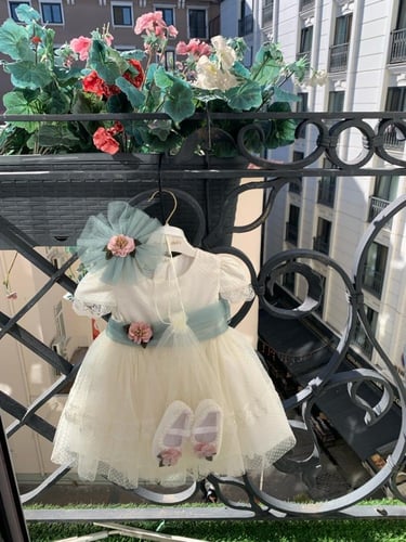 فستان كلاسيك مع جزمه وربطة شعر🧚🏼