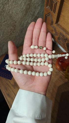 مسباح ضومنة أبيض