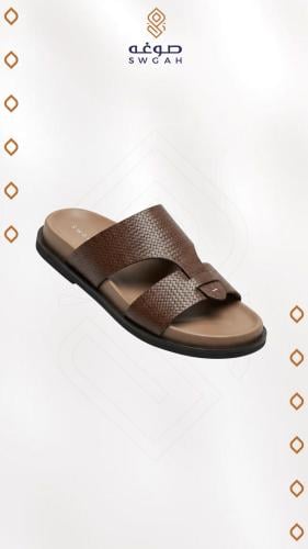 حذاء جلد بني