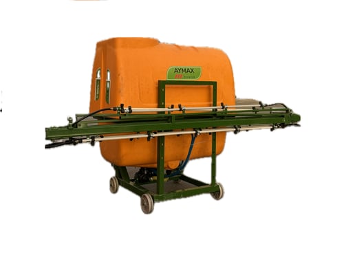 خزان رش مبيدات بسعة 800لتر محمول pto