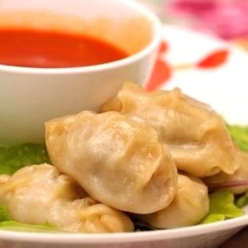 وجبة المنتو الحجازي الأصيل بالدجاج. ( منتو + بيبسي...