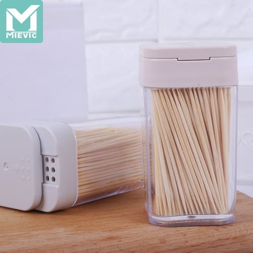 أعواد أسنان