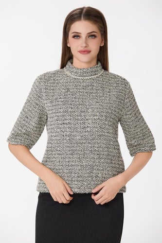 بلوزة توييد مع لؤلؤ