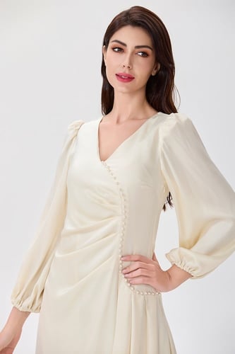 فستان ستان بيج مع اللؤلؤ