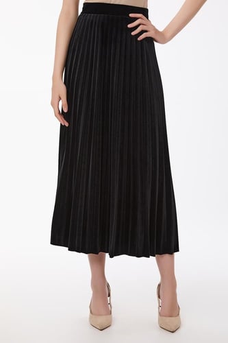 تنورة كلوش مخمل